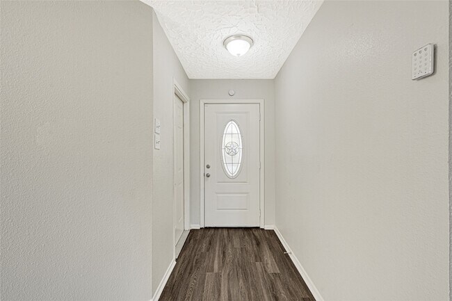 Foto del edificio - 8402 Bird Meadow Ln