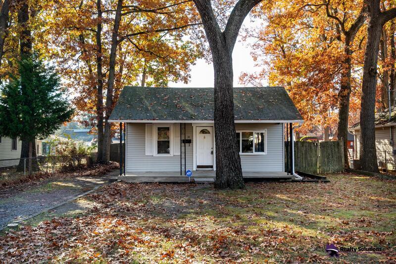 Primary Photo - 36 E 8th Ave