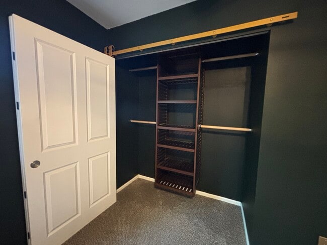 Foto del edificio - 7796 Kildare Loop NW