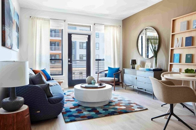 Building Photo - Windsor Marina Bay