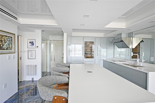 Building Photo - 401 Ocean Dr