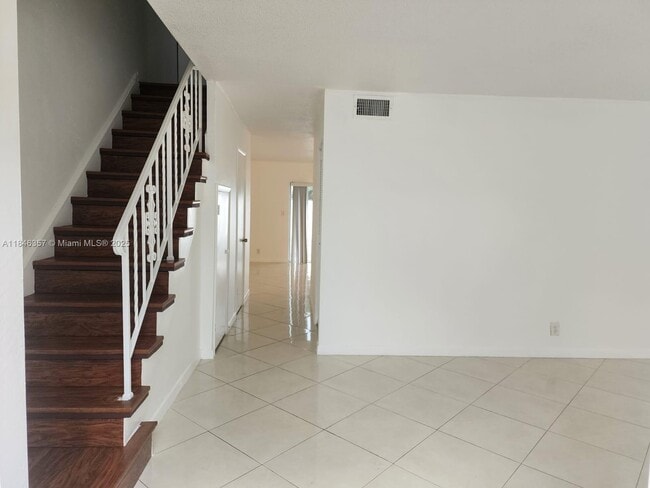 Building Photo - 6744 SW 40th St
