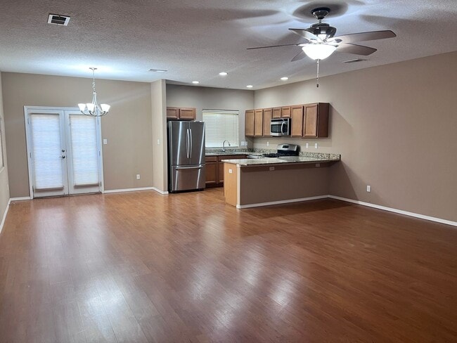Building Photo - 2 Bedroom with major appliances, 2 car gar...