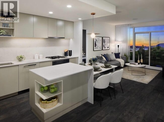 Building Photo - 1981 Macdonald St