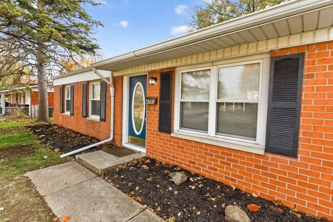 Foto del edificio - 4781 Frost Ave