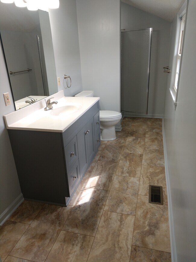 New Bathroom - 815 Tiffin Ave