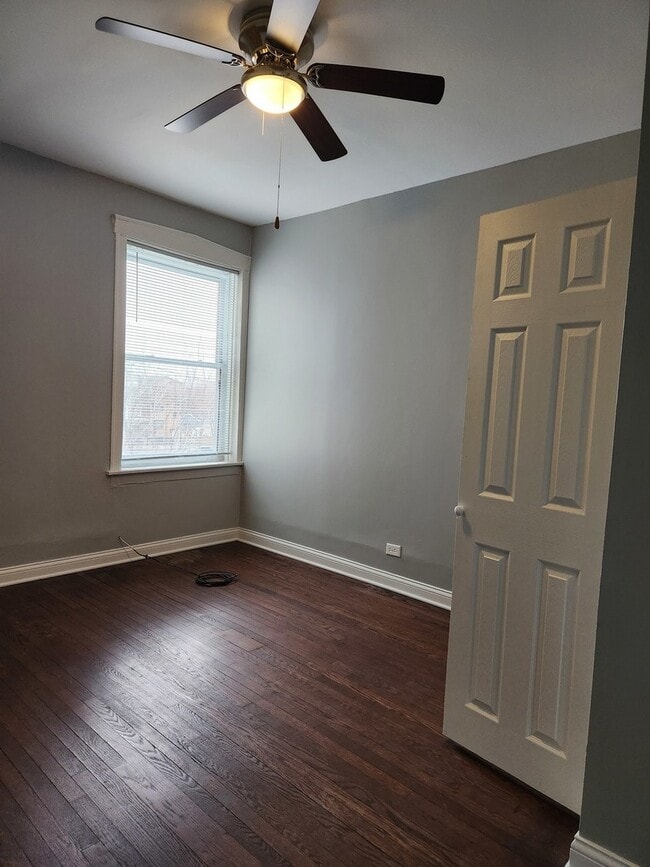 Building Photo - 4056 W Van Buren St