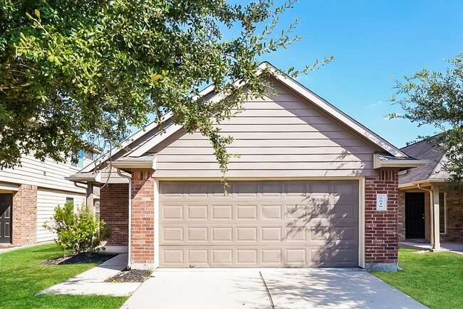 Foto del edificio - 5810 Long Arbor Ln
