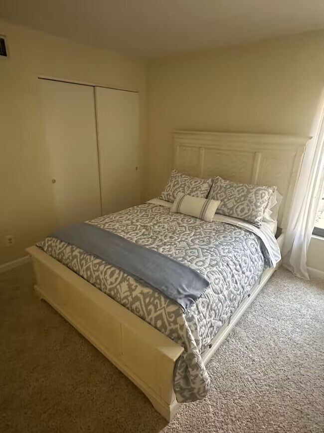 Foto del edificio - 5625 Trailwinds Dr