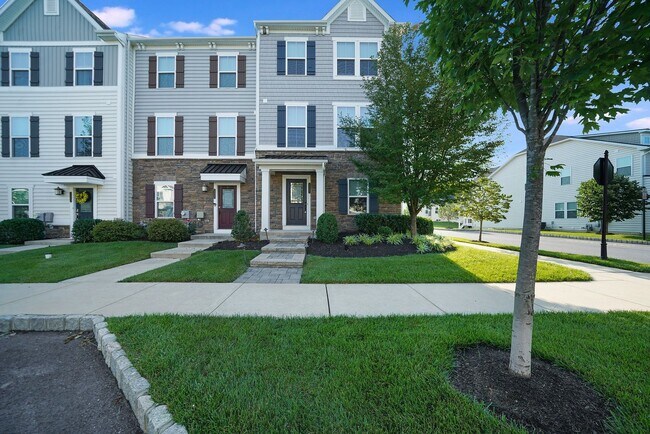 Foto del edificio - Luxury 3 Bedroom 4 Bath Townhome in Atwater Community