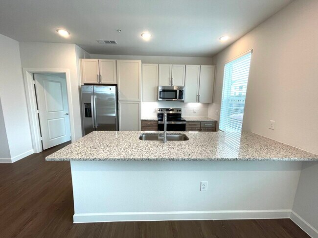 Foto del edificio - 2300 N Friendship Rd