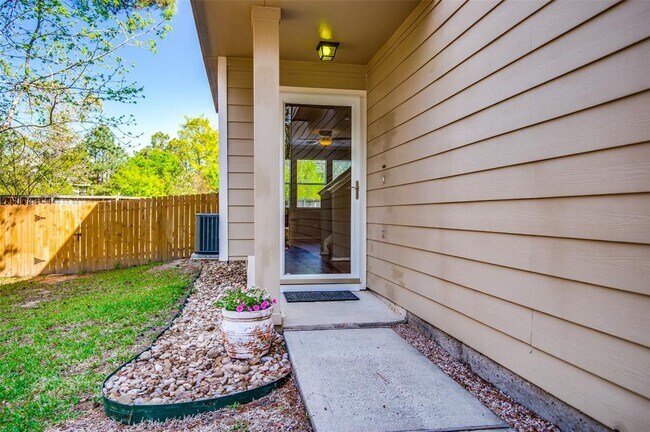 Building Photo - 105 Summer Haze Ct