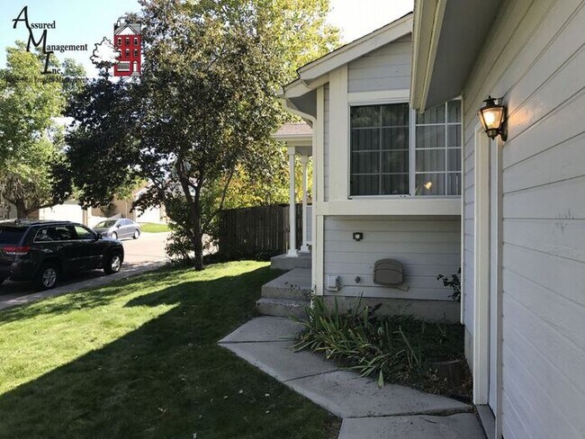 Building Photo - Highlands Ranch 3 Bedroom on Corner Lot!