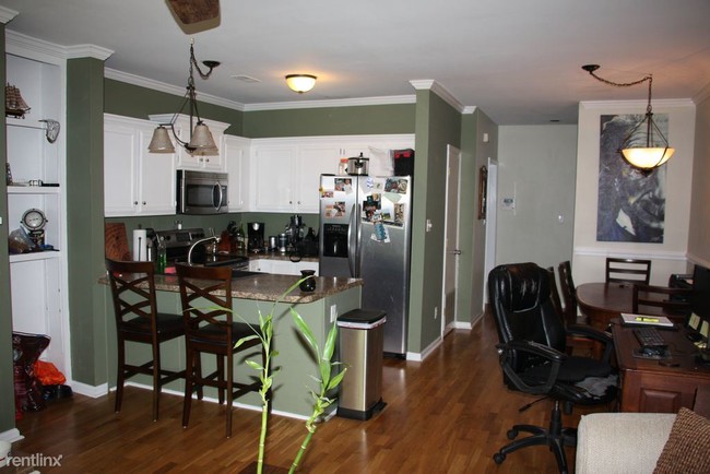 Foto del edificio - 3302 Selwyn Farms Ln