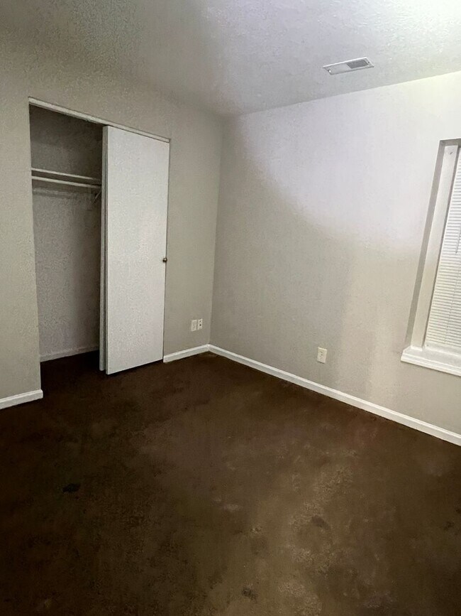 Foto del edificio - 3 Bed newly remodeled, single-family home located in the vibrant city of Indianapolis!