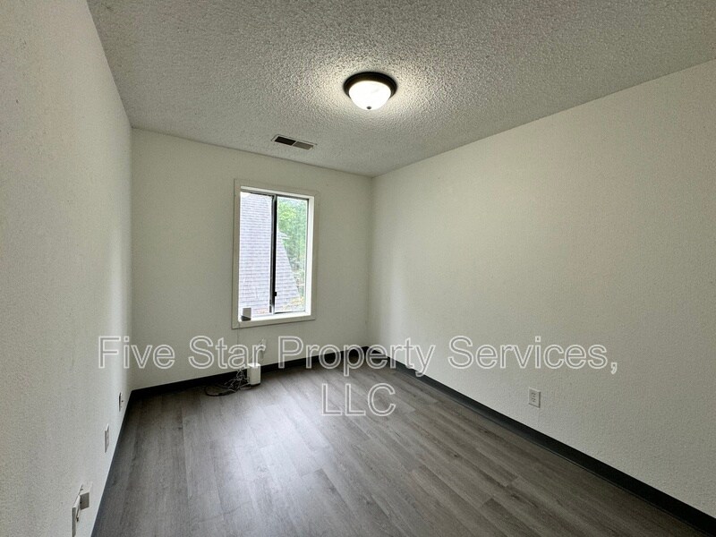 Foto del edificio - 619 S Walnut St
