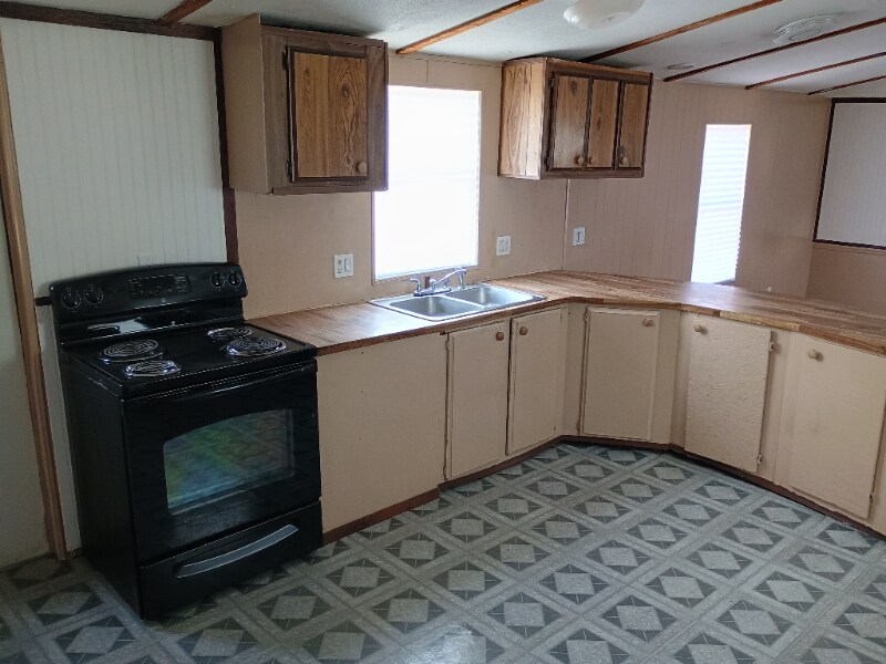 Foto principal - 144 SE Guinevere Ct