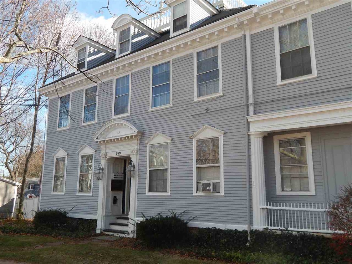 Primary Photo - 599 Middle Street