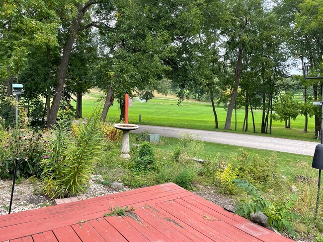 Vista del campo de golf desde la terraza. - W7698 Koshkonong Lake Rd