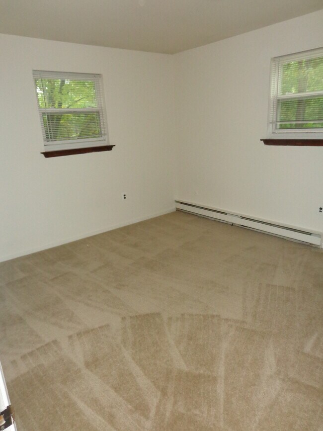 Dormitorio 2 - 325 Olive Ave
