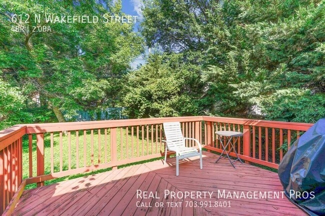 Photo - 612 N Wakefield St House