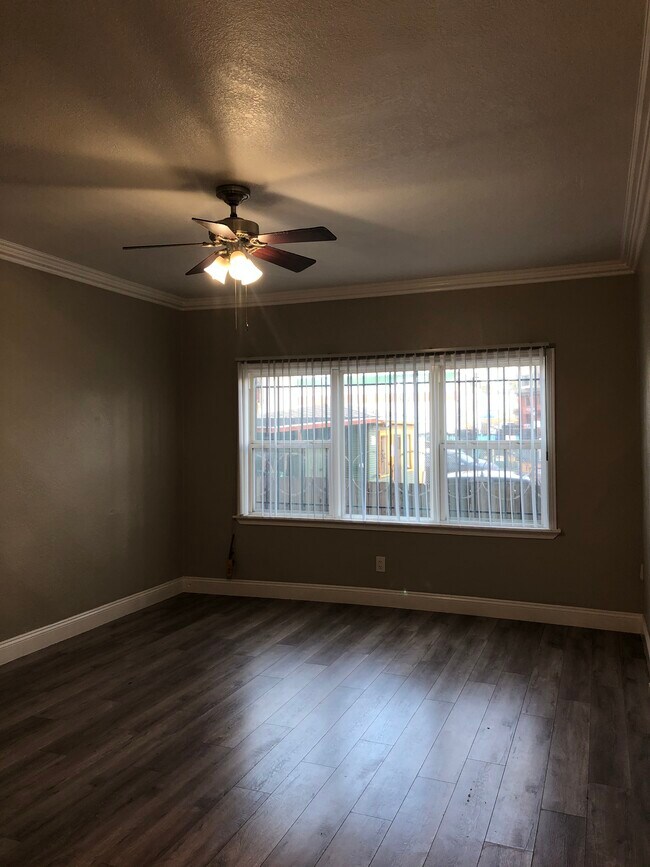 Foto del edificio - 2624 Foothill Blvd