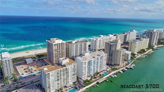 Foto del edificio - 5700 Collins Ave