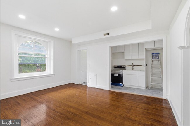 Foto del edificio - 5939 Drexel Rd