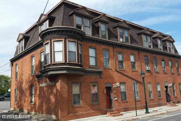 Primary Photo - 225 Jonathan St