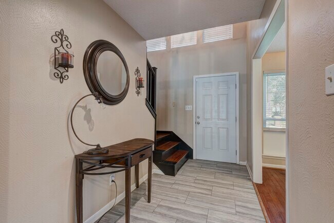 Building Photo - 5503 Glenmere Ln