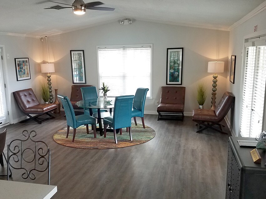 South Pointe Apartments in Hanahan, SC