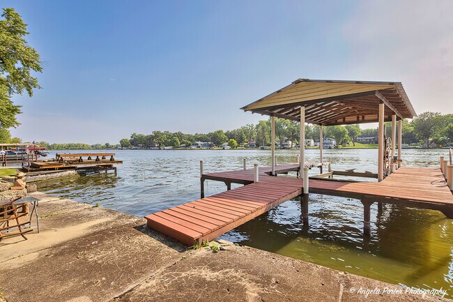 Foto del edificio - 312 Country Club Dr