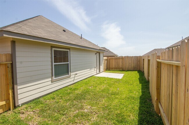 Building Photo - 24342 Amaldi Ct