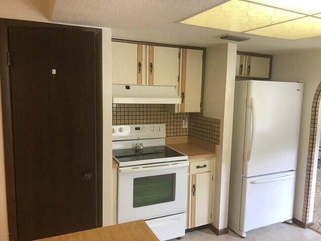 Building Photo - 1064 Wexford Way