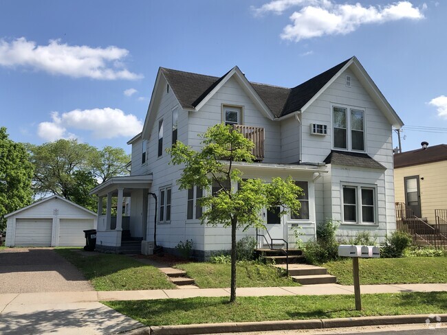 Building Photo - 807 E Grand Ave