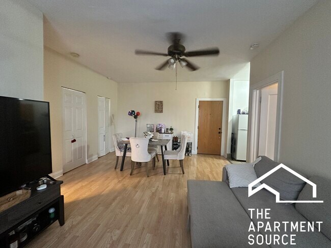 Foto del edificio - 4854 N Damen Ave
