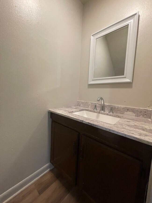 Foto del edificio - 306 Loire Ave