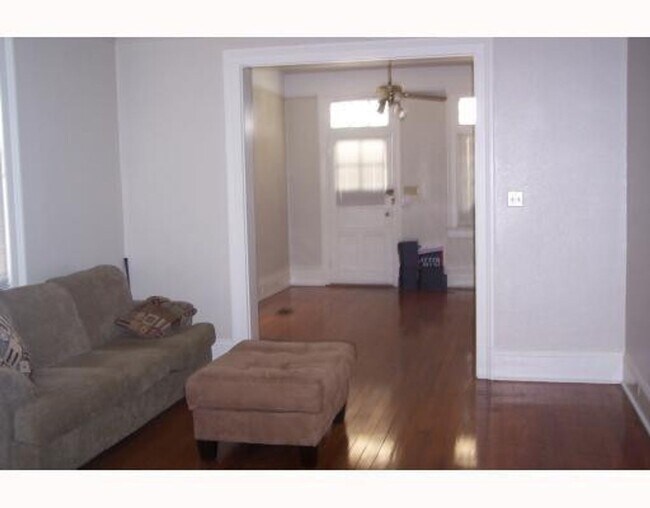 Foto del edificio - STRAIGHT 2216-2218 Broadway St.
