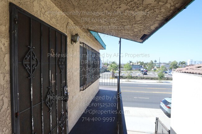 Foto del edificio - 830 E Anaheim St