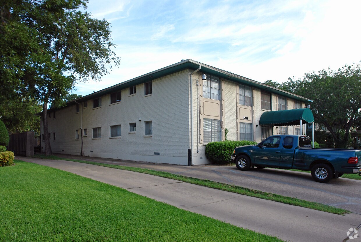 Building Photo - 5015 Junius St