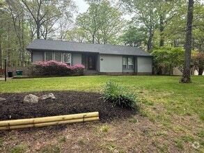 Building Photo - 2301 Thousand Oaks Dr