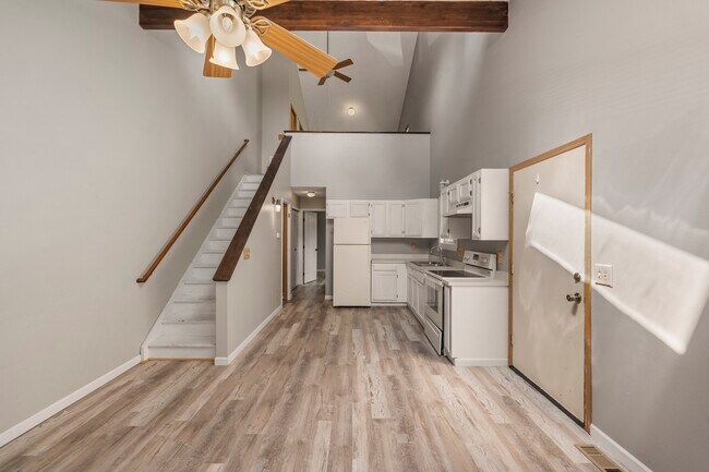 Photo - 291 E Lake Ave Townhome