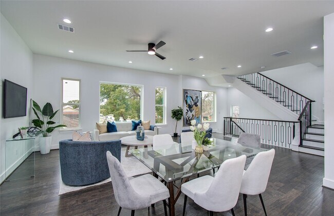 Building Photo - 5024 Winnetka St