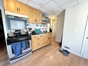 Building Photo - 105 Buttonwood St