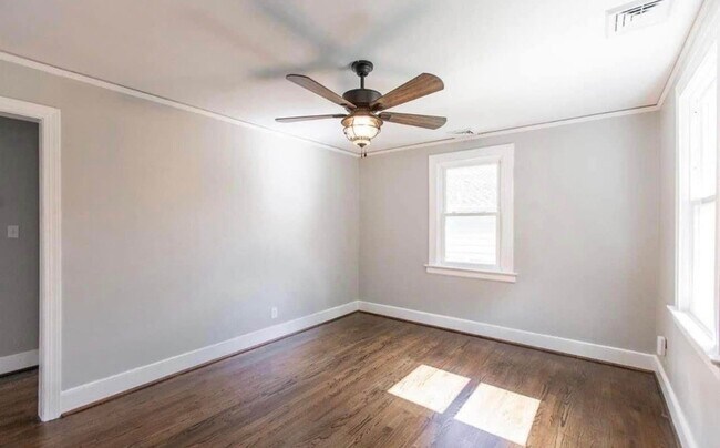 Foto del edificio - 803 Mansfield Ave