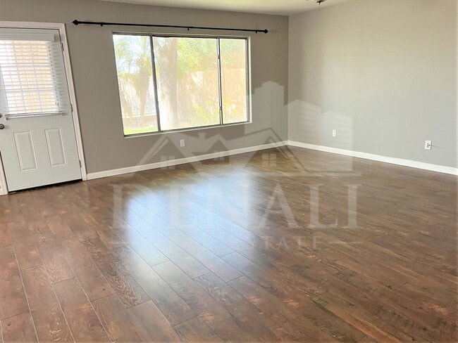 Foto del edificio - 2520 N 109th Ave