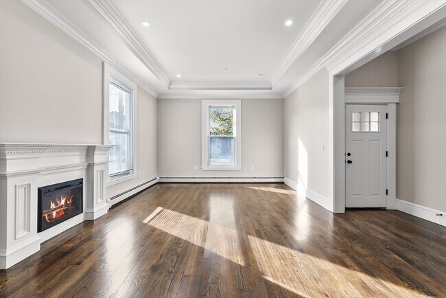 Building Photo - 62 Chestnut St