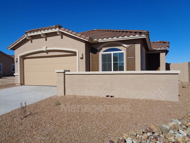 Building Photo - 13004 W Fleetwood Ln