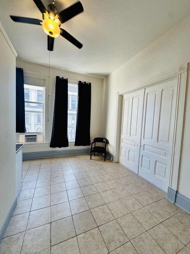 Building Photo - Studio w/Downtown View - Gaslamp Quarter