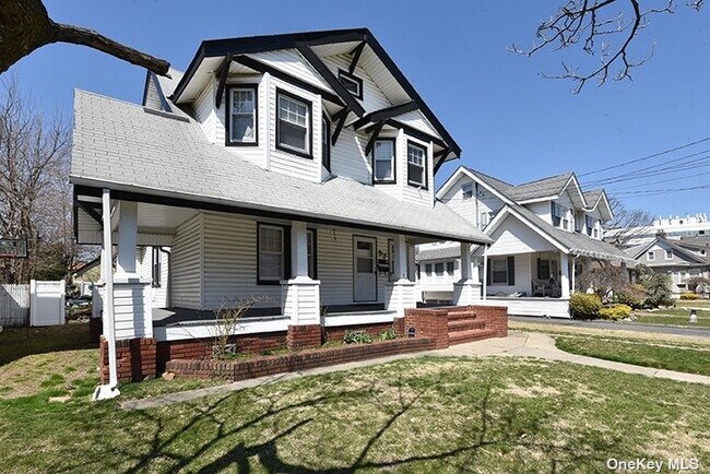 Building Photo - 57 7th St